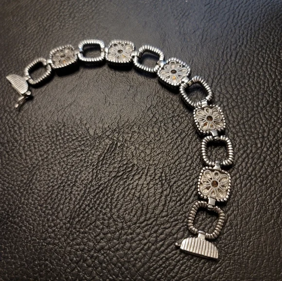 Simulated Yellow Topaz, Square Stations Bracelet - Vintage, Estate. - Picture 6 of 6